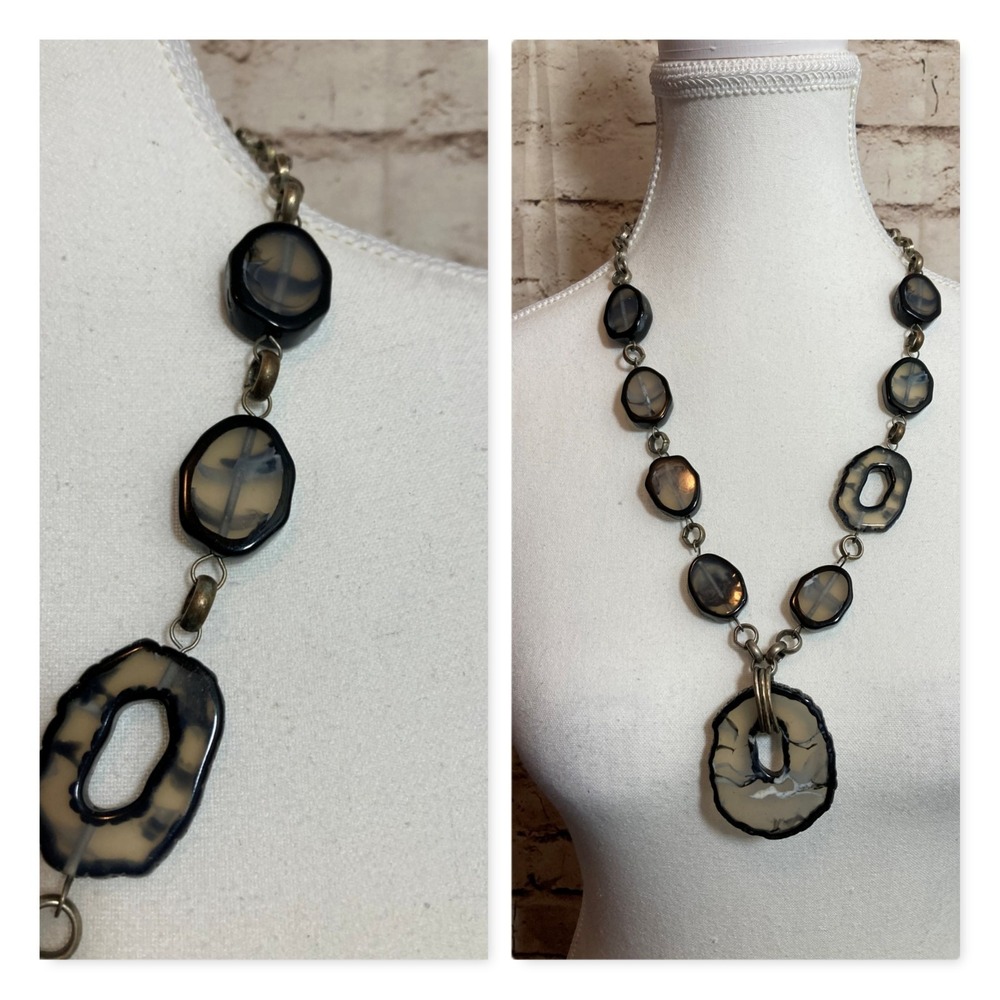 Chunky Resin Necklace Black &‎ Gray Marbled Stone Pendant Boho Artsy Avant Garde